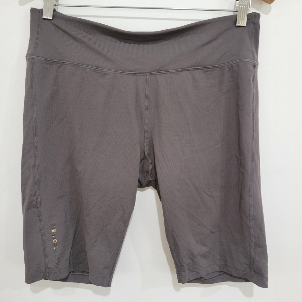 Tommie Copper slate grey short leggings size XL